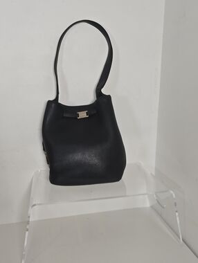 Elegant Black Shoulder Bag with Gold Accent